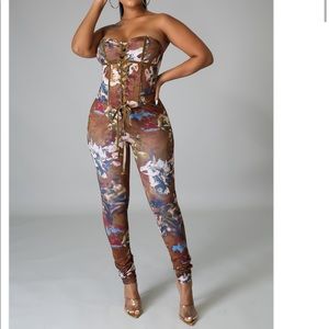 Two piece stretch set Front tie closure